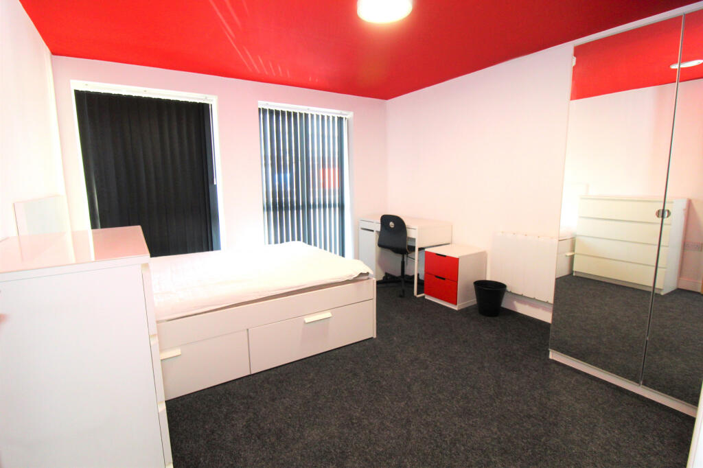 Apartment in Coventry - More