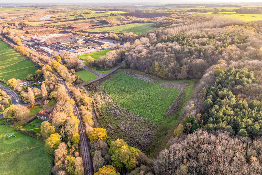 2.46 Hectare (6.11 Acre) Field At Kirton, Ollerton, Nottinghamshire, NG22 9LB - View 3