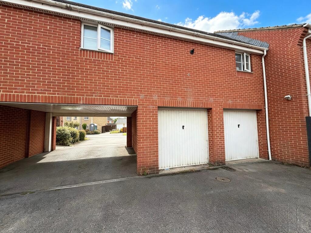 Callington Road, Oakhurst, Swindon photo 5