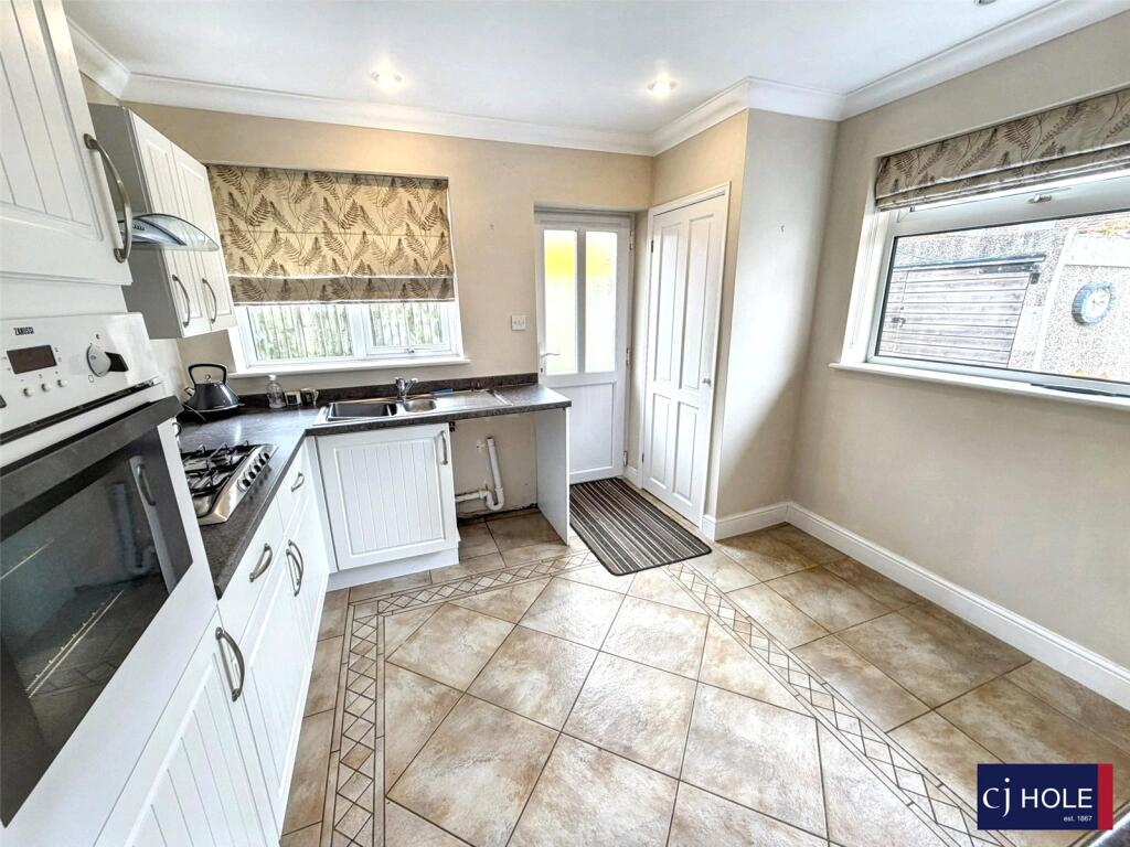 Hickley Gardens, Brockworth, GL3 photo 3