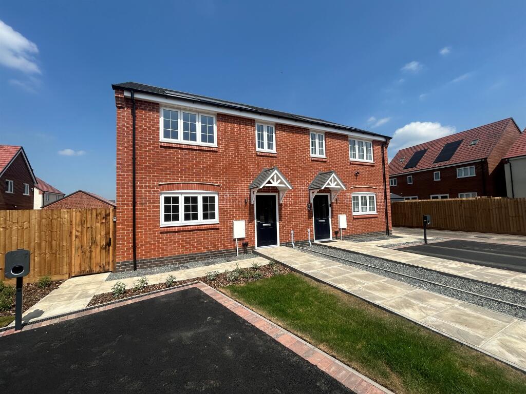 Main image of property: Melodeon Mews, Nuneaton