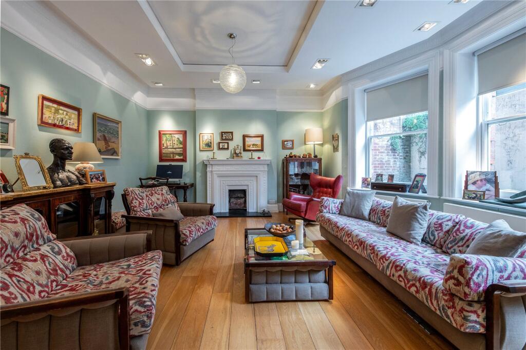 Apartment in London, Winnstay Gardens, Kensington - View 3