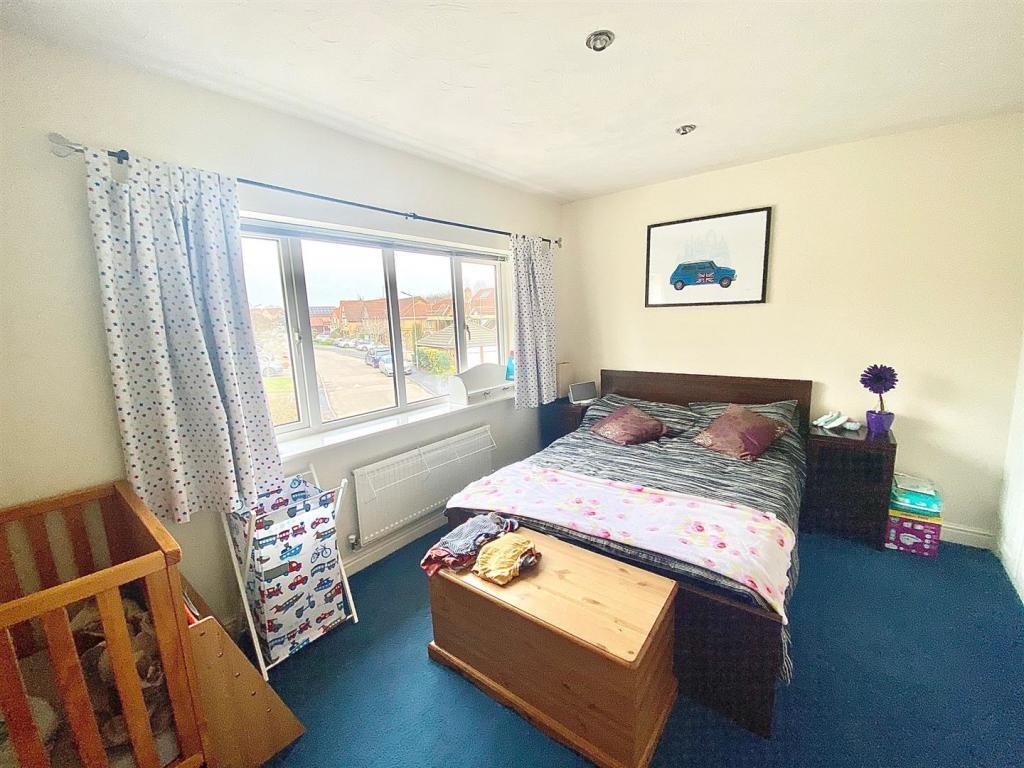 Knightons Way, Brixworth, Northamptonshire NN6 - More