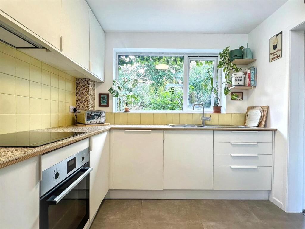 House in Staffordshire Moorlands, Leek - View 3