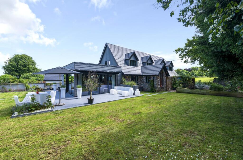 Main image of property: Ashgrove Avenue, Abbots Leigh, Bristol BS8