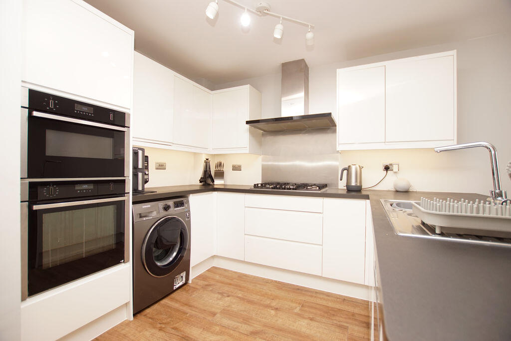Magister Drive, Lee-On-The-Solent, PO13 - View 5