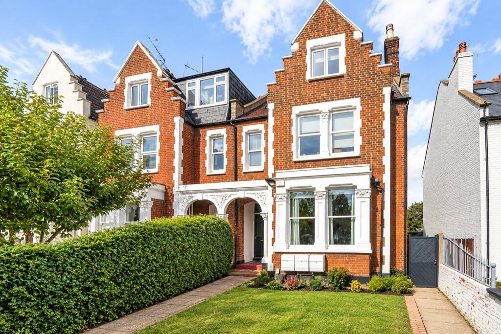 Main image of property: Onslow Gardens, Muswell Hill, London, N10