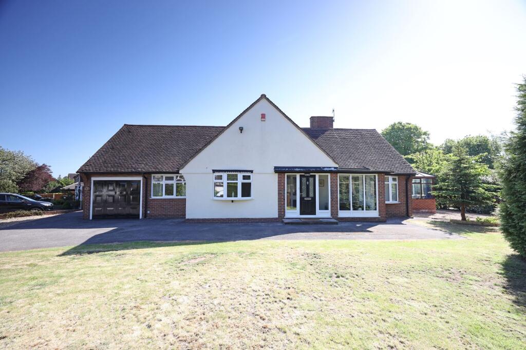 3-bed bungalow on Roe Lane, Westlands, ST5, £400,000