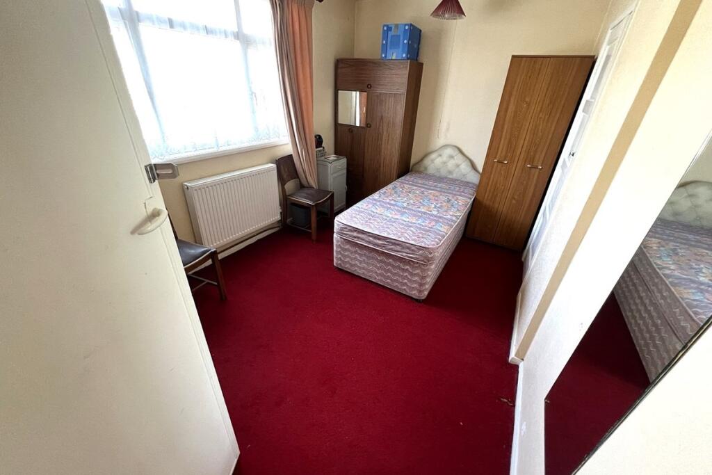 Newbolt Road, Paulsgrove, Portsmouth, Hampshire, PO6 4JQ - View 4