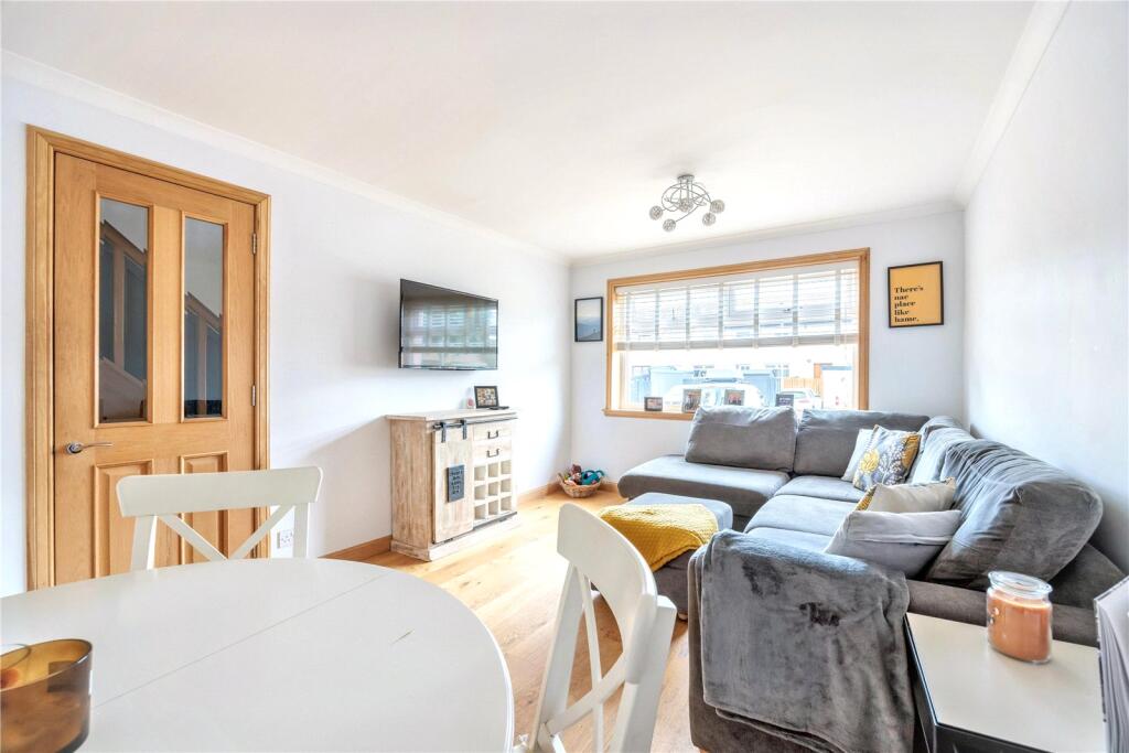 House in Dundee, Angus - More