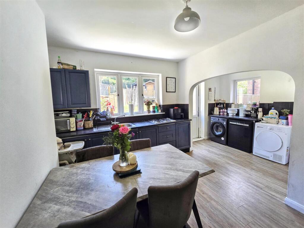 House in Ryde, Oakfield - View 3