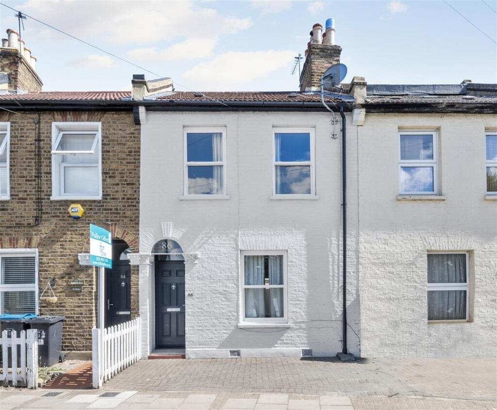 2-bed house on Hartfield Crescent, Wimbledon SW19, £775,000