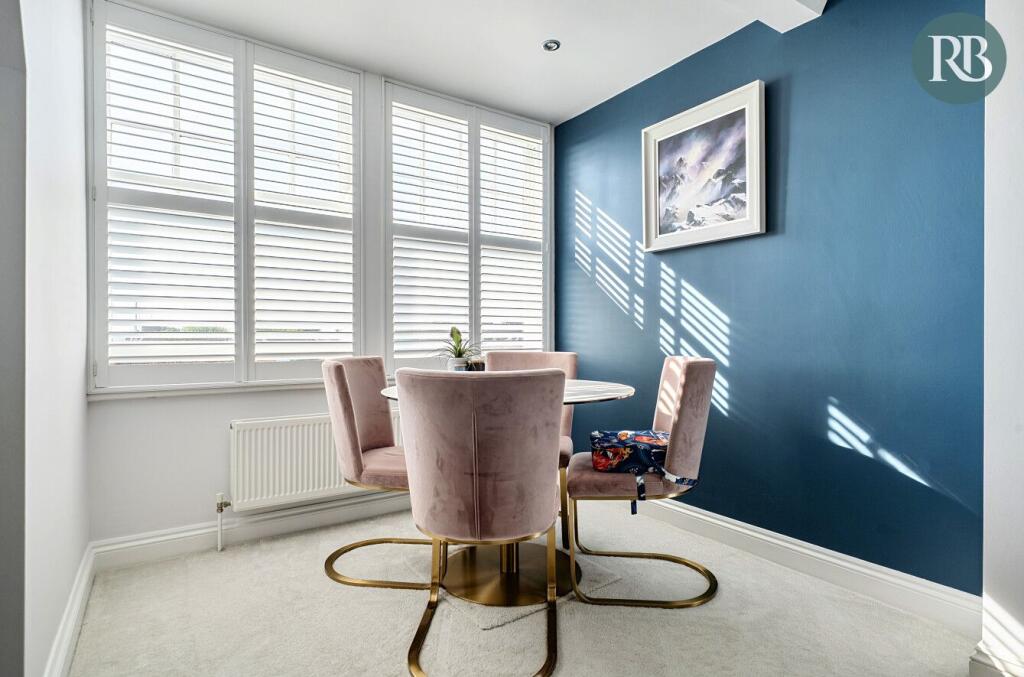 Apartment in Hove, Brunswick - View 4