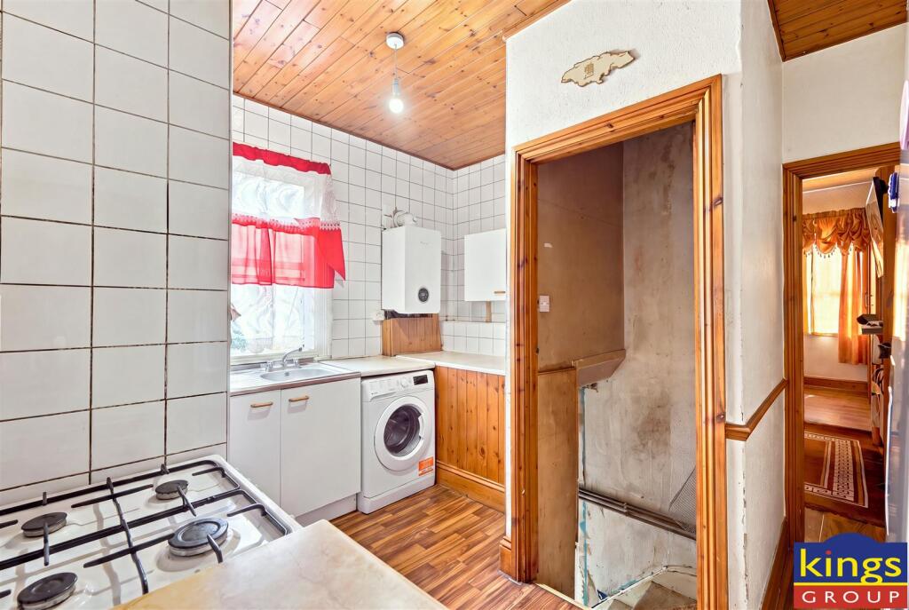 Apartment in London, Leyton - More