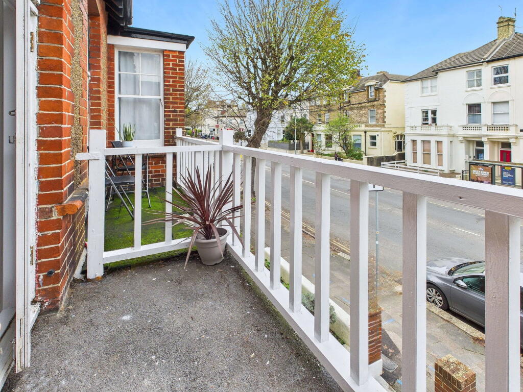 Sackville Road, Hove, BN3 3FB - View 3