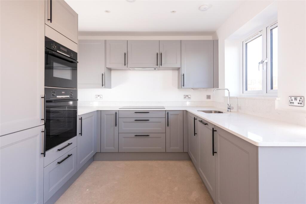 Black Horse Lodge, Oakridge Park, Milton Keynes, Buckinghamshire, MK14 photo 3