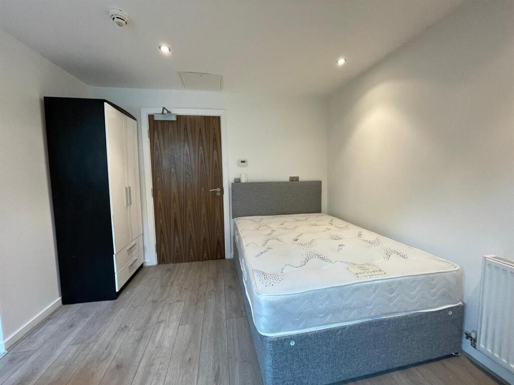 Apartment in Sheffield, Kelham Island Community, Neepsend - View 5
