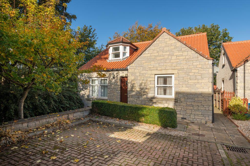 Main image of property: 5 Gardiner's Place, Tranent, EH33 1BD