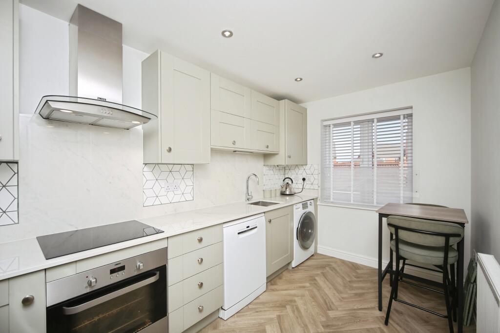 House in Worcester - View 4