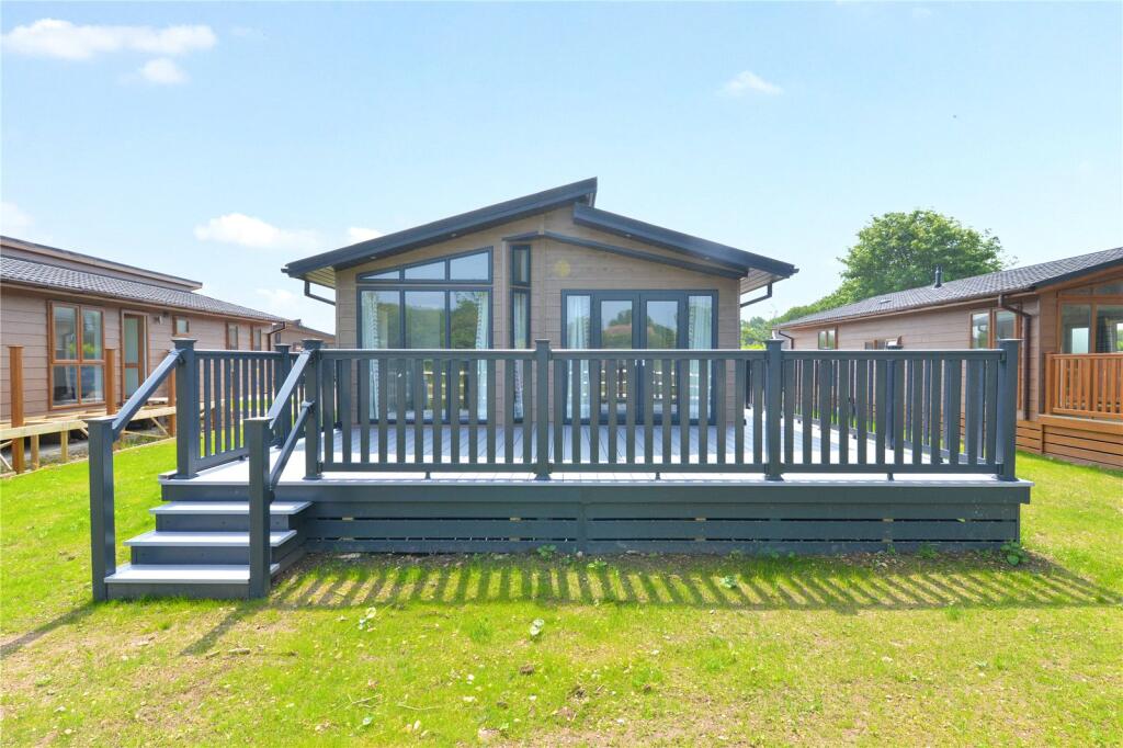 Main image of property: Milford Road, Barton On Sea, New Milton, Hampshire, BH25
