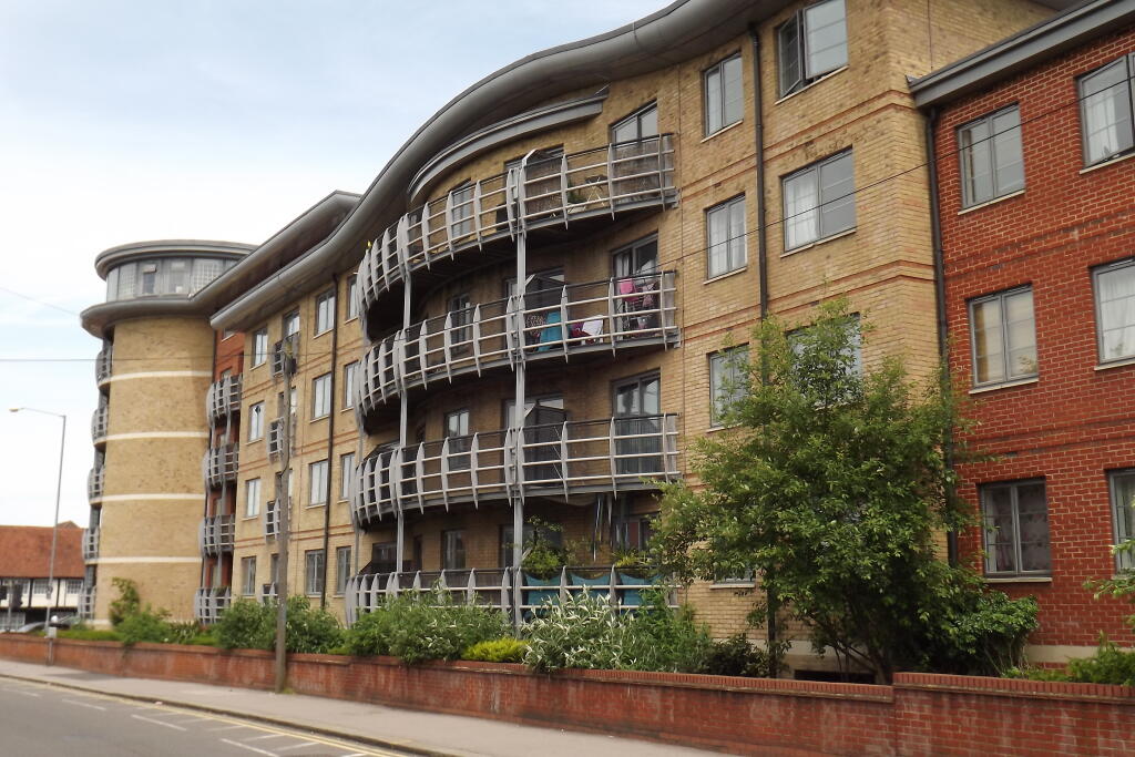 Main image of property: Jubilee Square, Reading, RG1