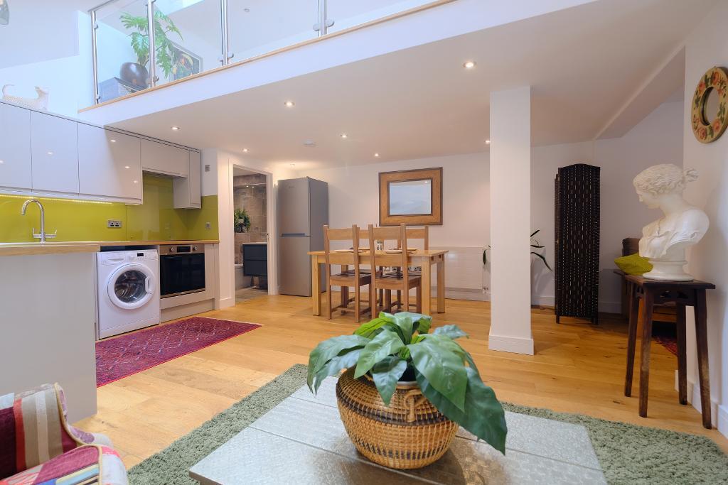 Apartment in Worcester - View 4
