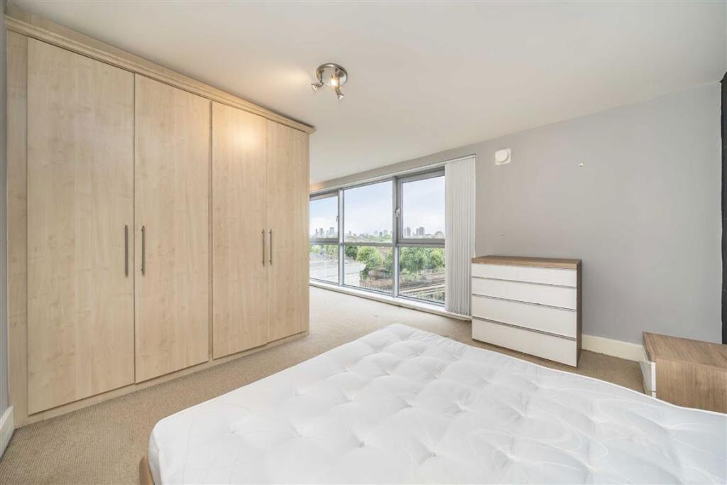 4 bedroom flat for rent