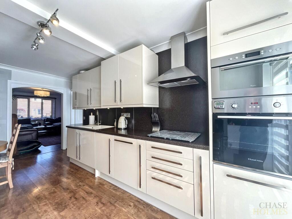 Farne Avenue, South Shields, NE34 photo 4