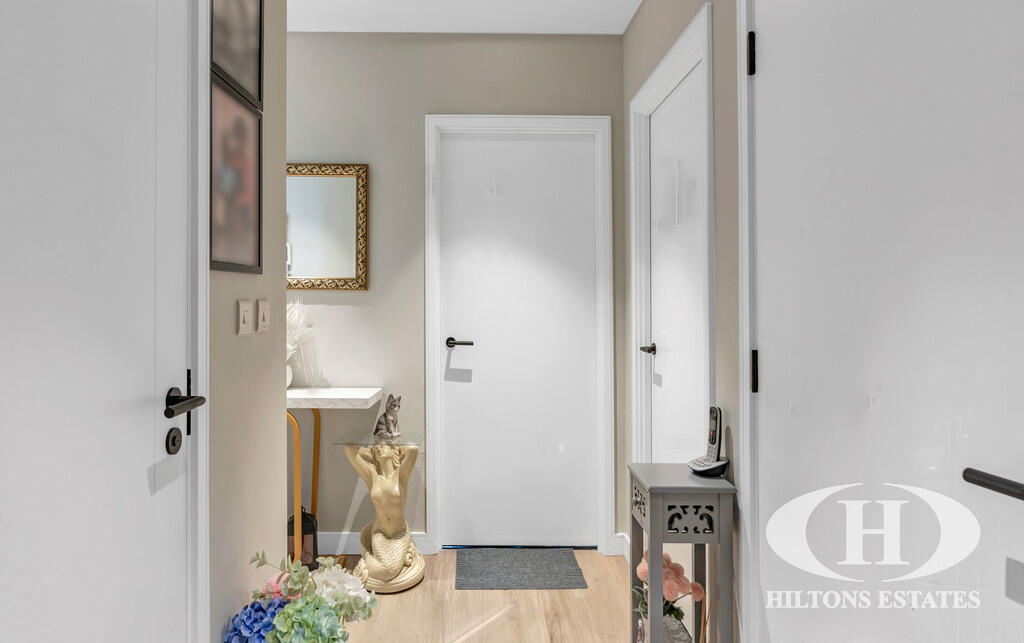 Apartment in Southall - View 4