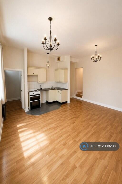 Apartment in Ipswich, The Dales - View 3