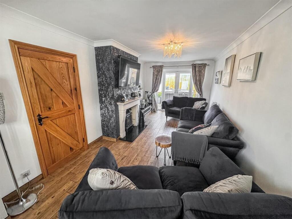 Letzen Road, Canvey Island photo 3