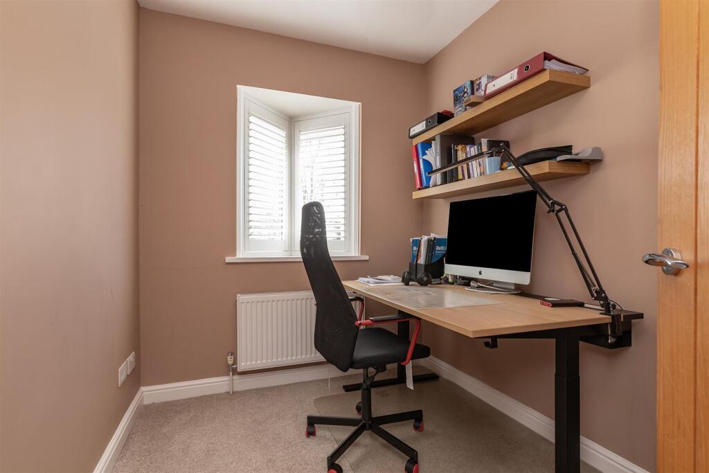 Additional image 20 of Batchwood Drive, St Albans