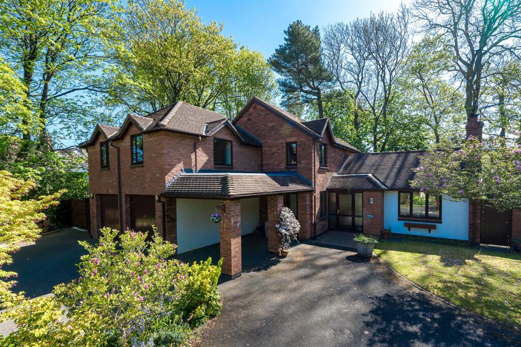 Main image of property: 6 The Shires, Priorslee, Telford
