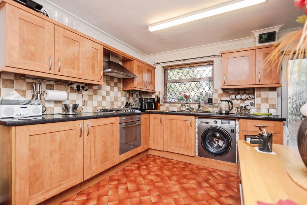 House in Birmingham, West Midlands - More