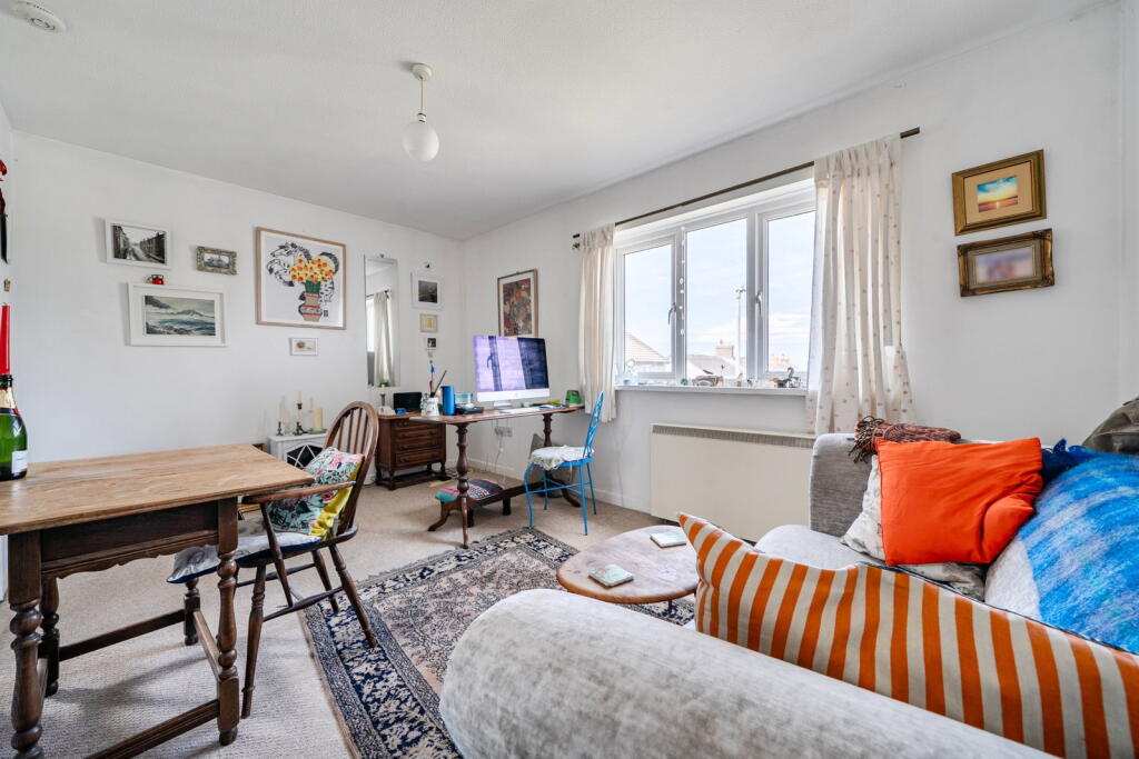 Apartment in Truro - View 4