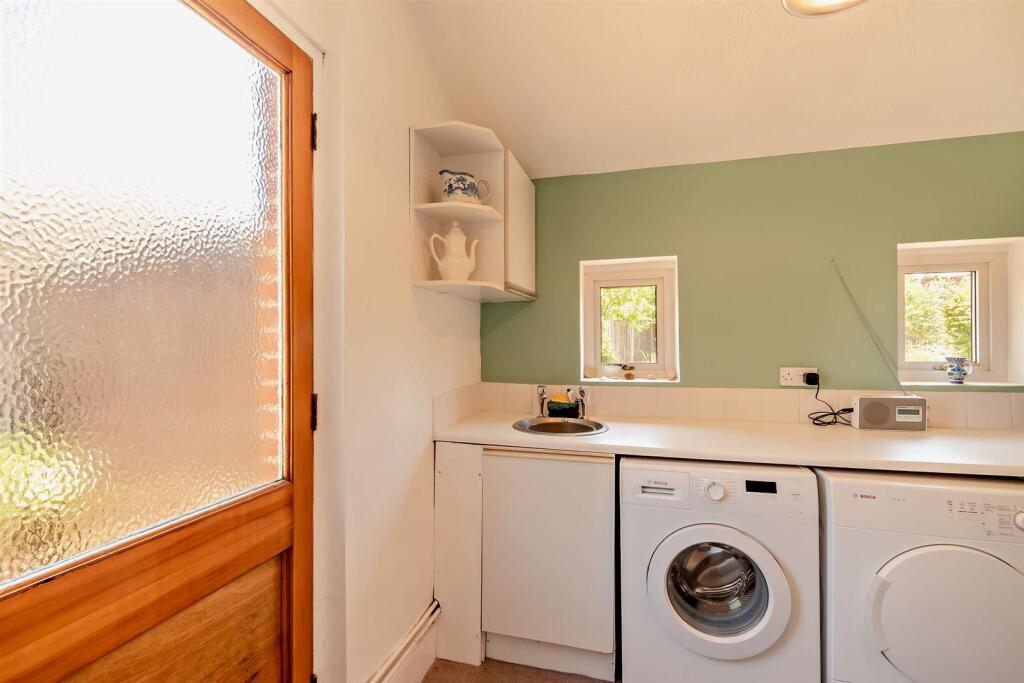 House in Maidstone, Vinters Park - More