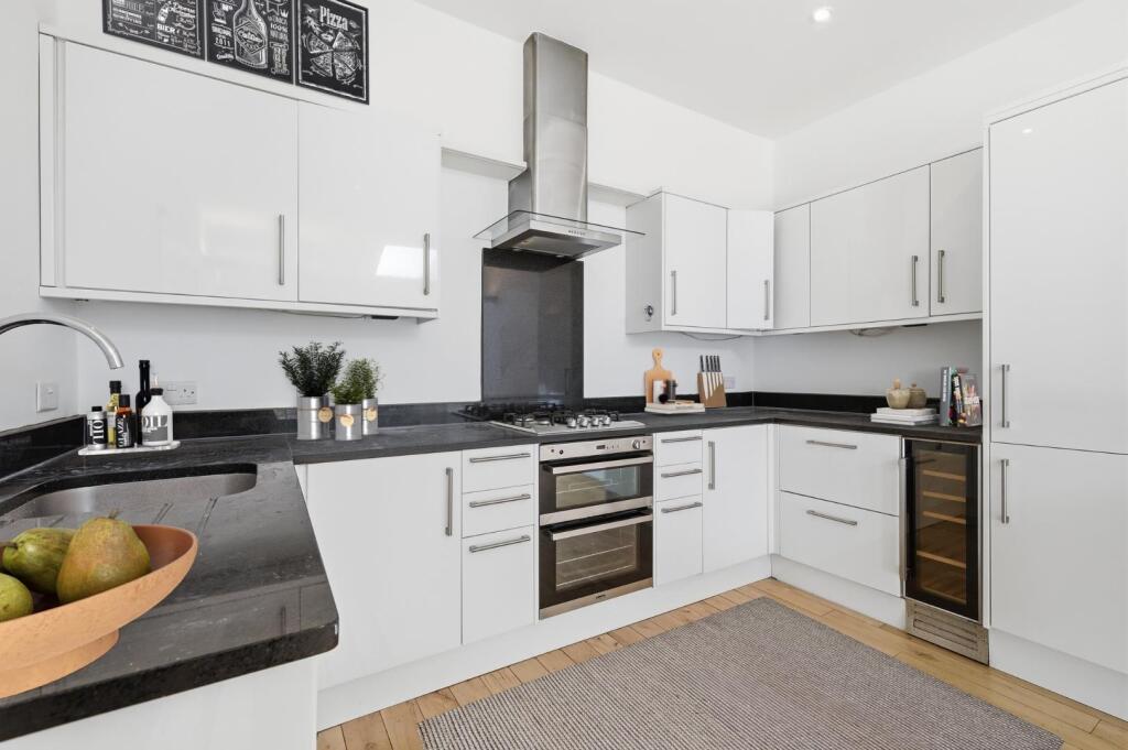 Apartment in London - View 4