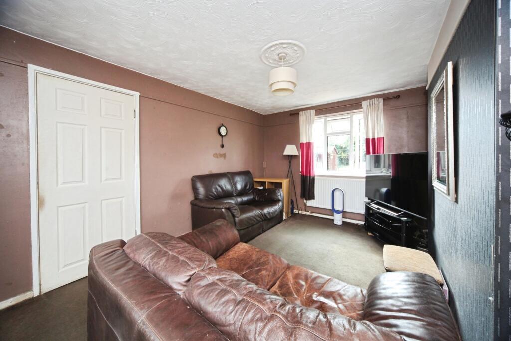 House in Luton - View 4