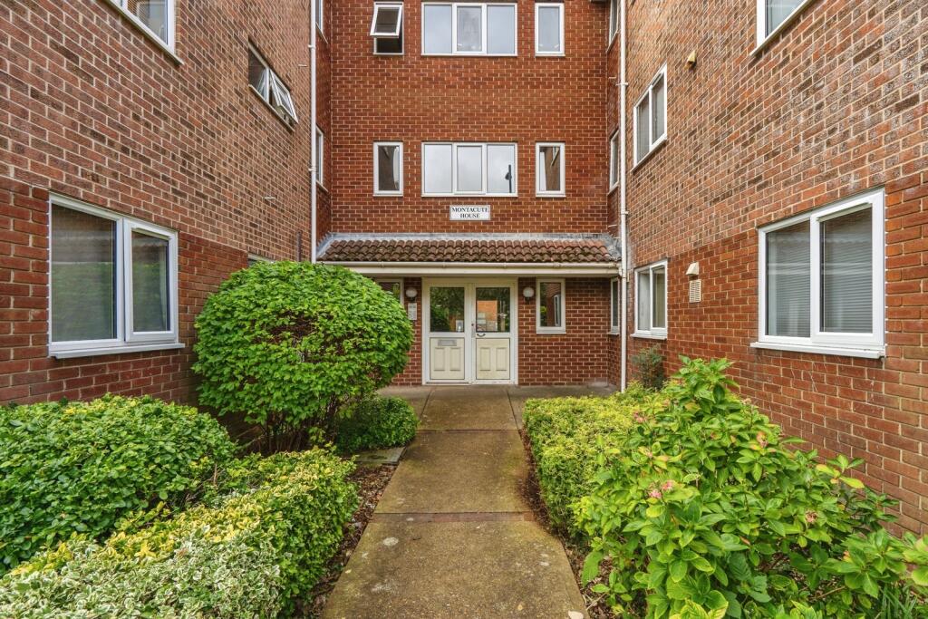 Main image of property: Montacute House, 153 London Road, Waterlooville, Hampshire, PO7