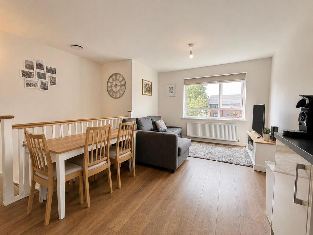 Apartment in Tameside, Greater Manchester - View 5