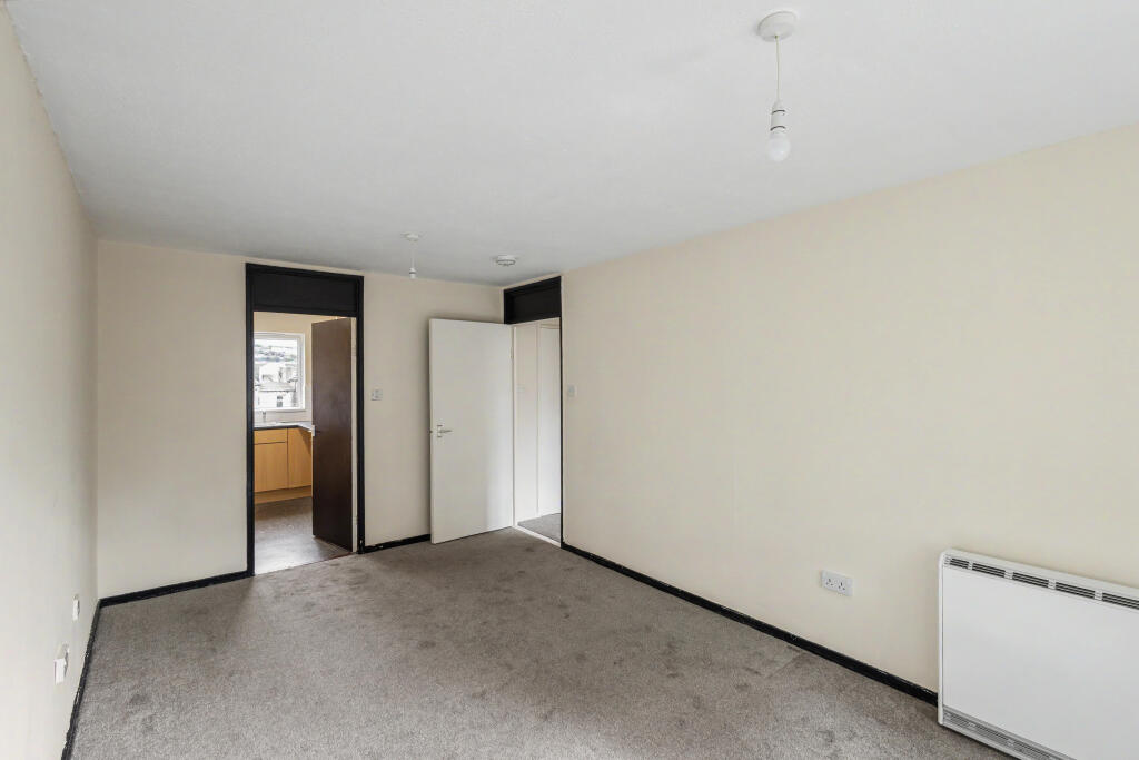 Apartment in Bradford - View 3