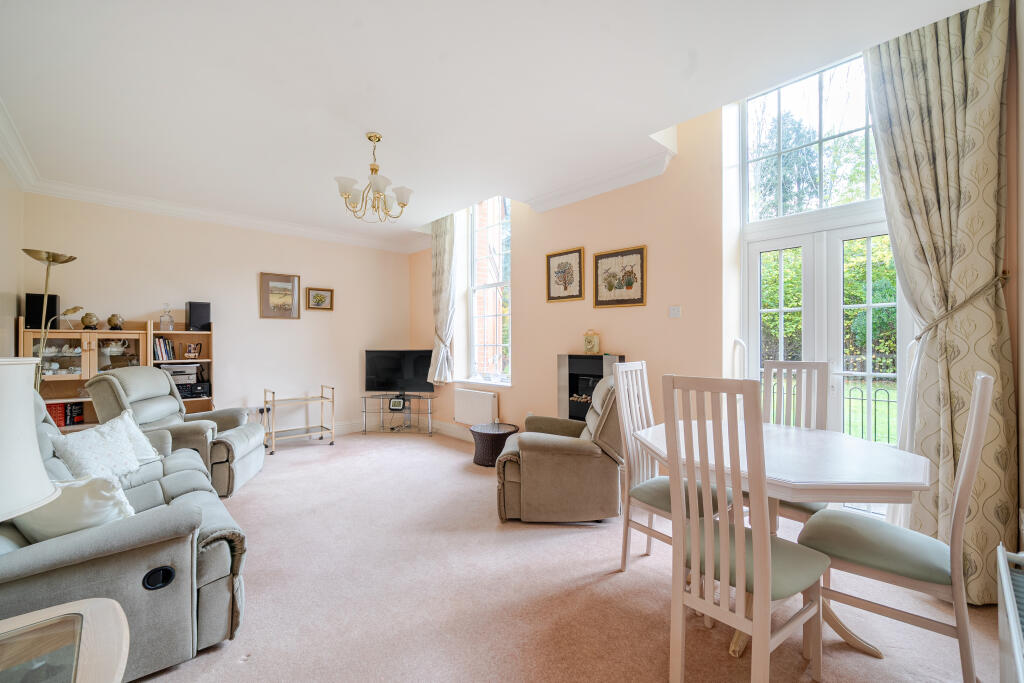 2-bed flat on Sandy Mead, Epsom, KT19, £435,000