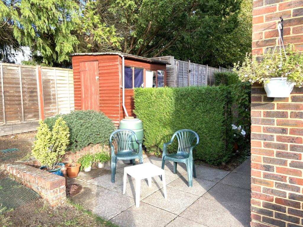 Timber Bank, Frimley Green, GU16 photo 2