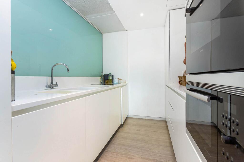 Apartment in London - More