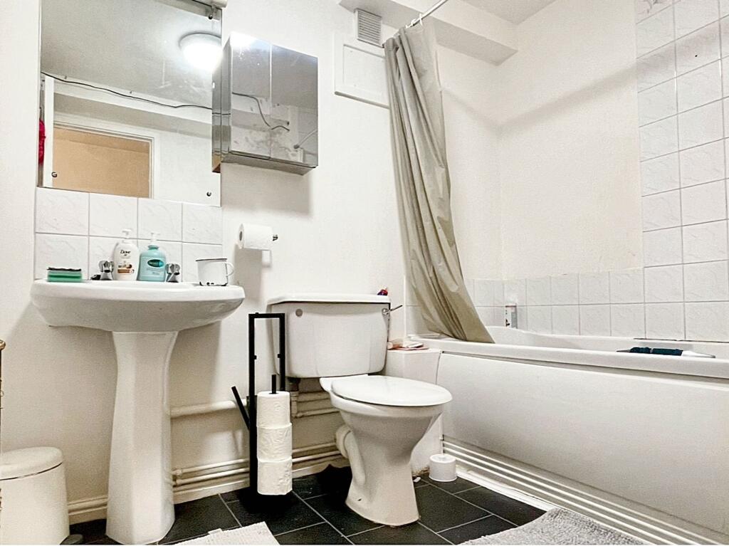 Apartment in Manchester - View 5