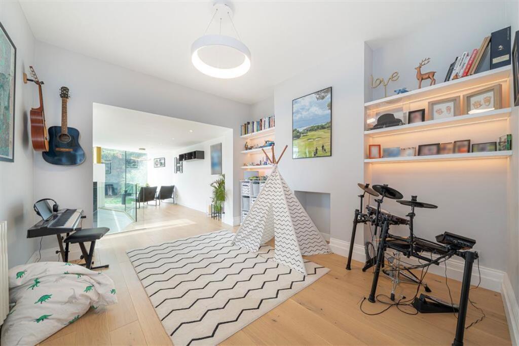 House in London - View 4
