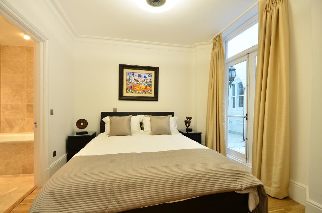 Apartment in London - More