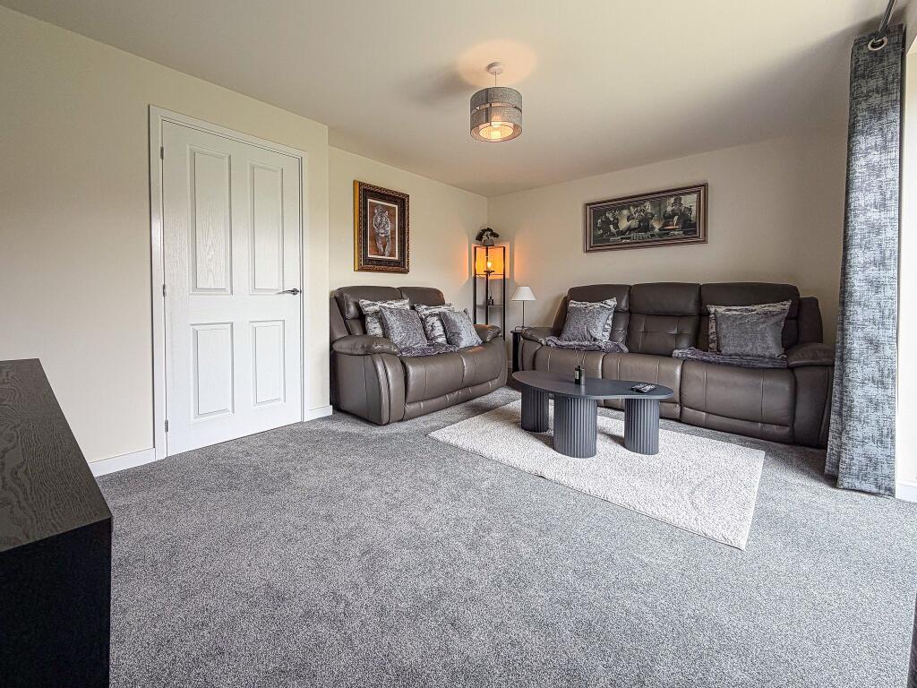 Newton Drive, Houghton le Spring photo 4