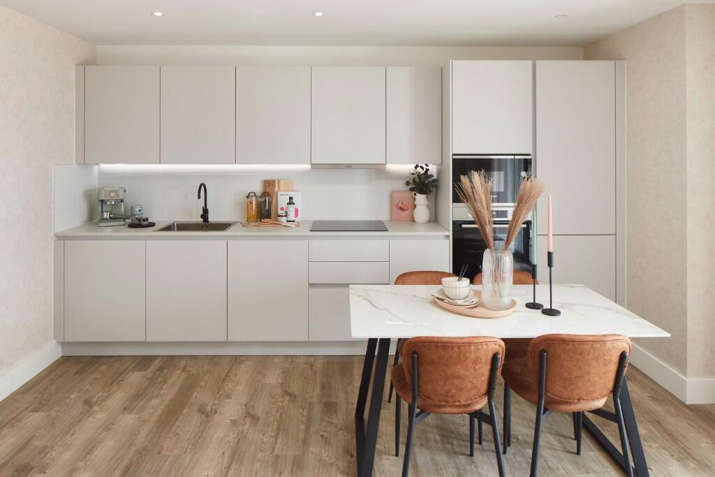 Apartment in Croydon - View 5