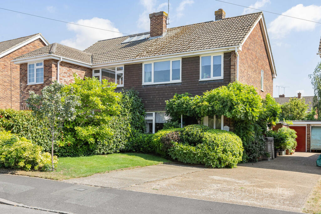 Main image of property: Chaseside Avenue, Twyford, RG10